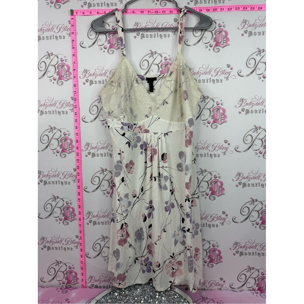 Cool nights Floral Lace-Trim Chemise Slip in Cream and Lavender